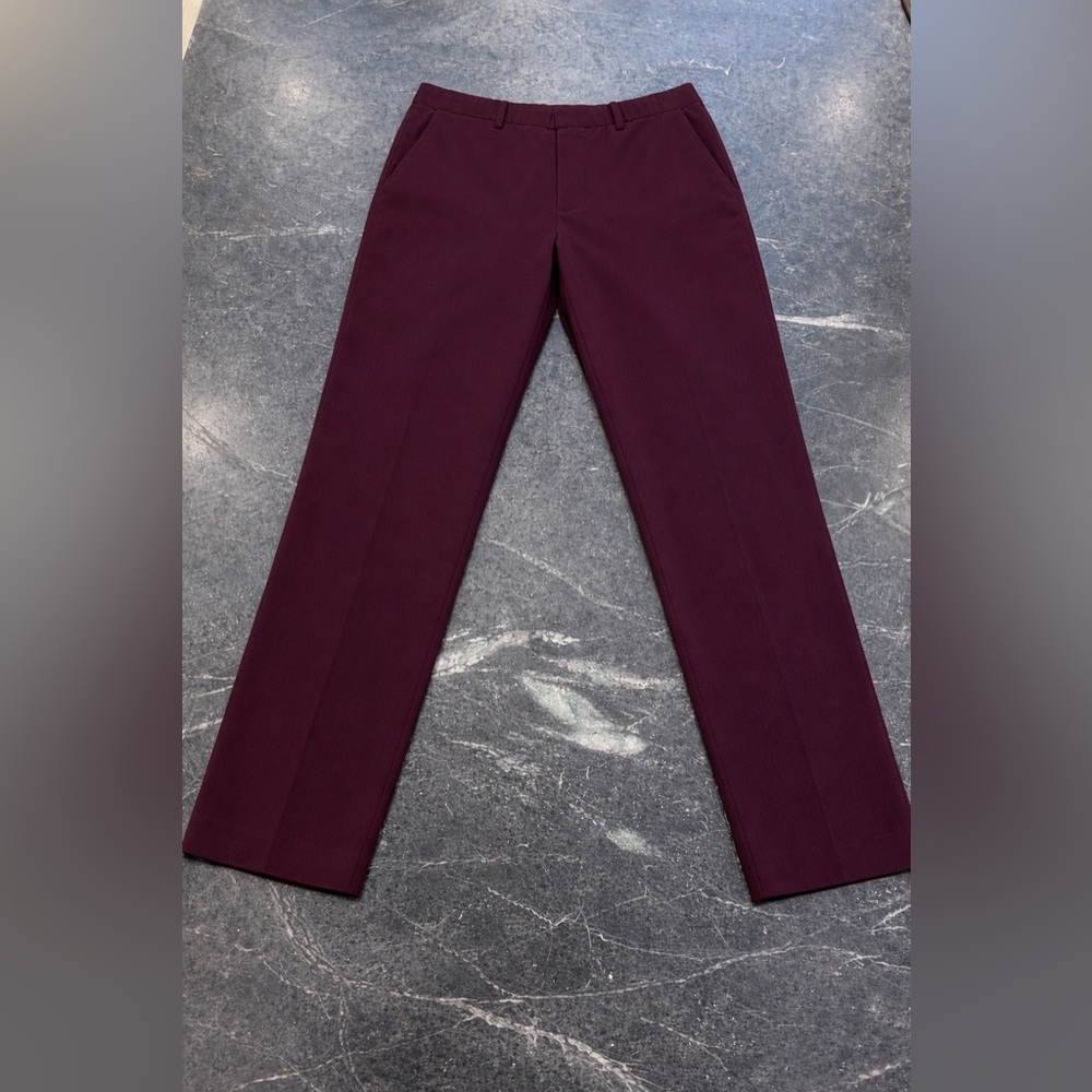 Uniqlo Burgundy Pull-on Dress Pants — Size Medium